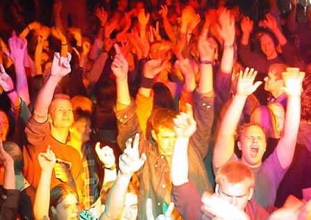 Party mit Oktoberfest Gaudi - Beste Stimmung in den Top-Clubs - Afterwiesn in München